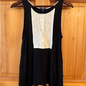 GAP Monochrome Pleated Sleeveless Blouse